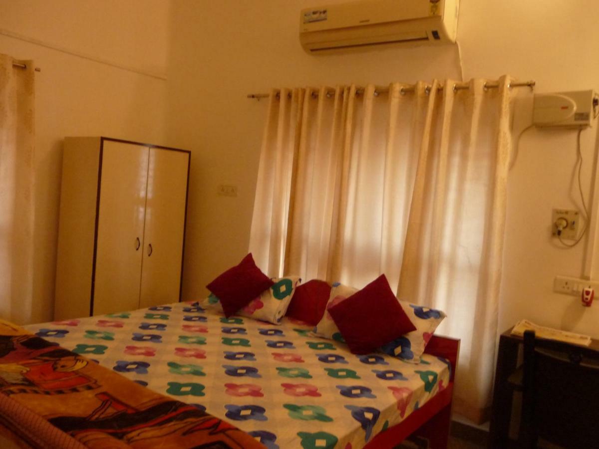 The Sunaina Hotel Varanasi Exterior photo
